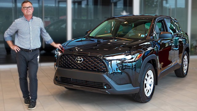 2024 Toyota Corolla Cross / Does it compare to the RAV 4 SUV?